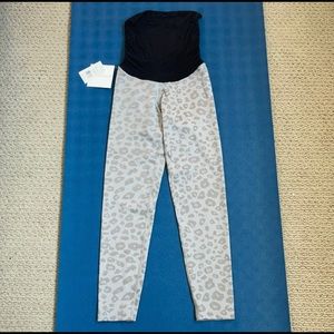 Beyond Yoga Maternity Leggings Beyond the Bump